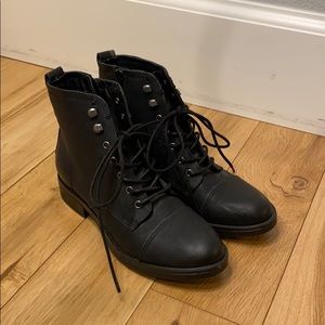 Combat boots